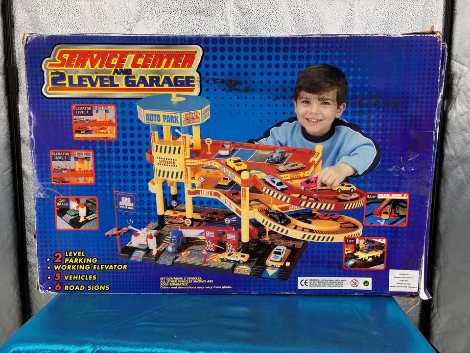 🚗🔥 Service Center & 2-Level Garage Playset w/ Cars – Action Packed Fun!