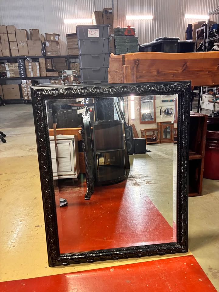 🪞✨ Ornate Framed Wall Mirror – 28” x 28” – Classic Statement Piece